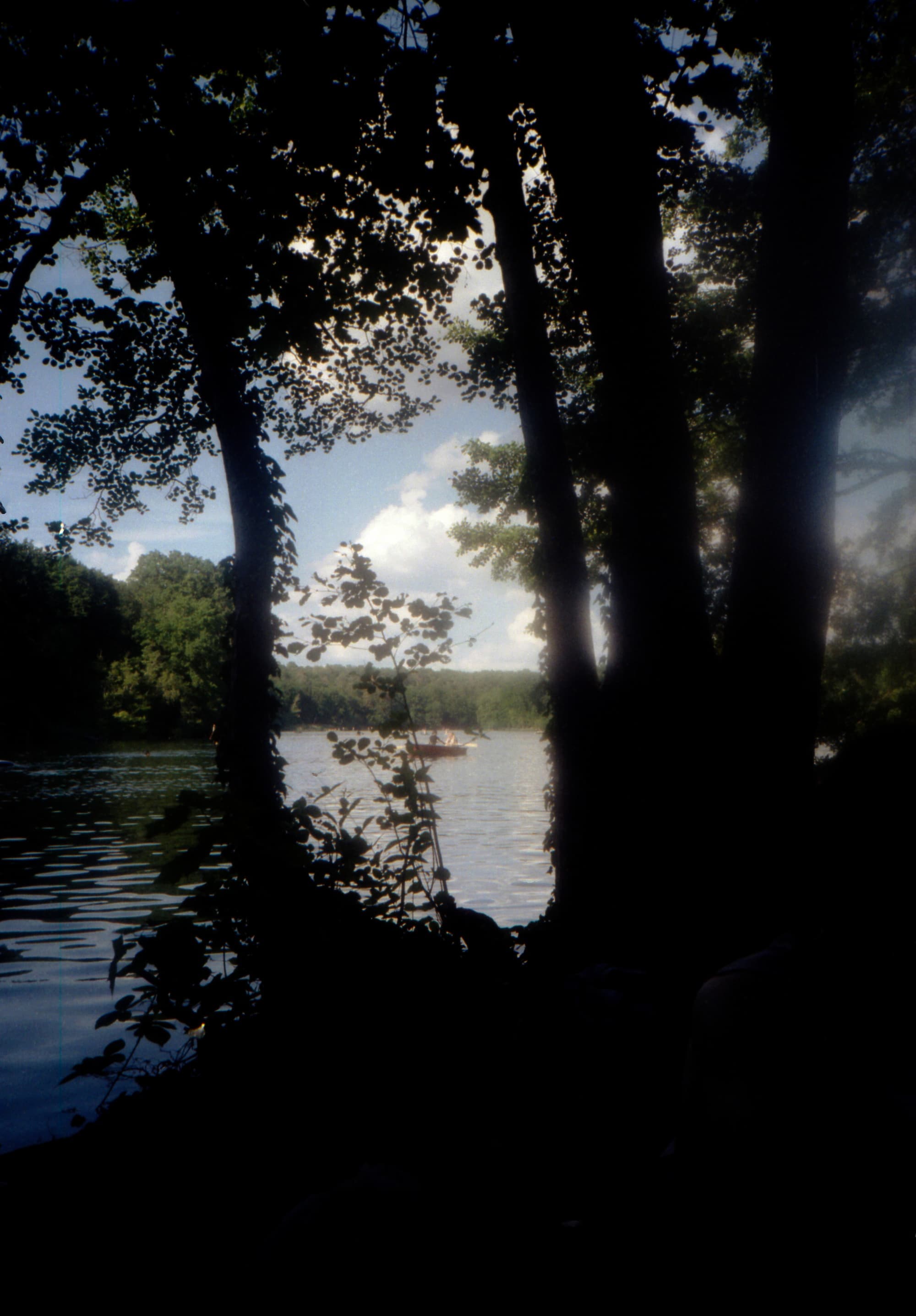 Schlachtensee. A portal.